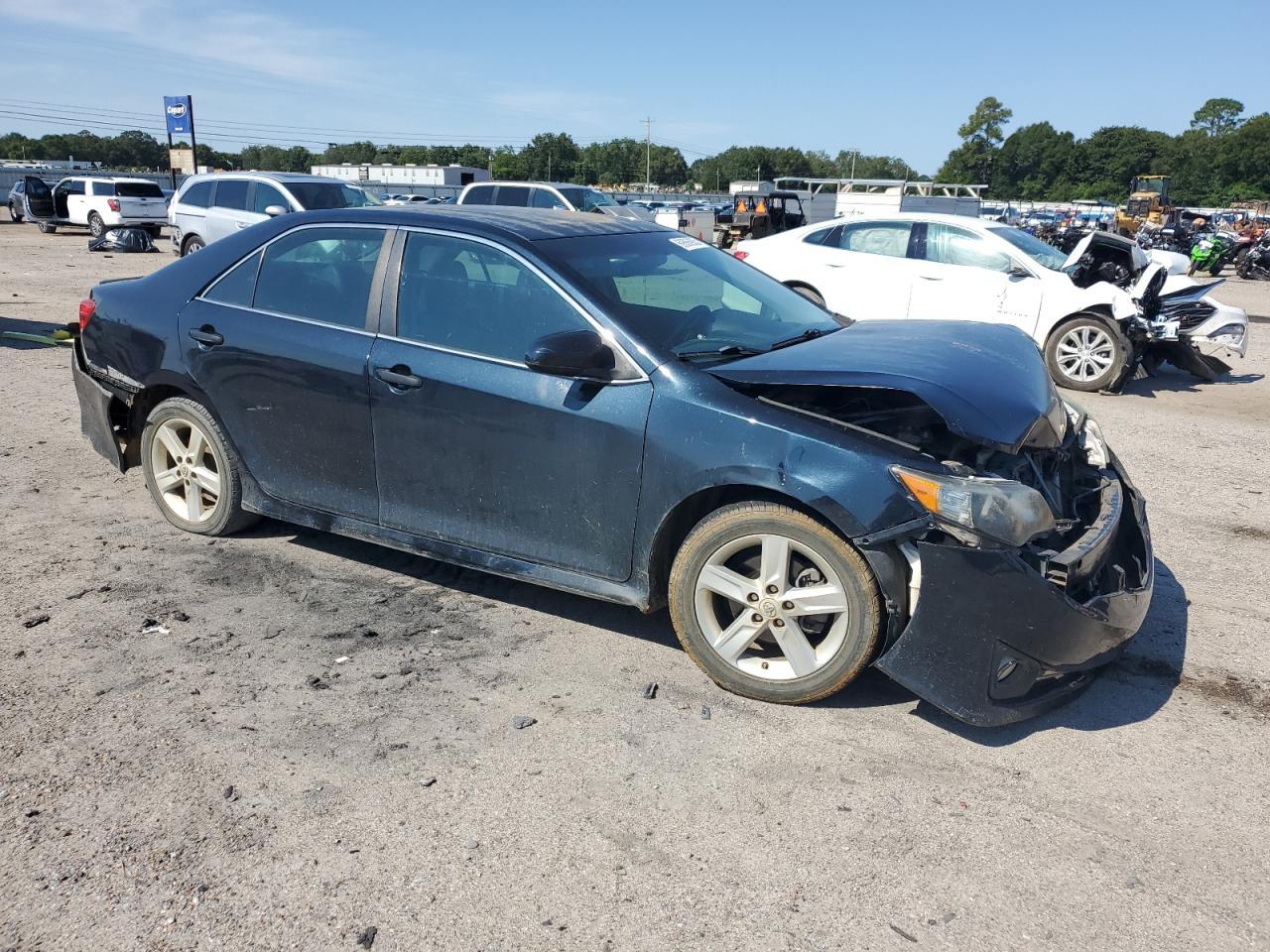 2013 Toyota Camry L - Фото 4