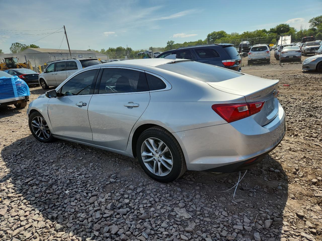 2017 Chevrolet Malibu Lt - Image 2