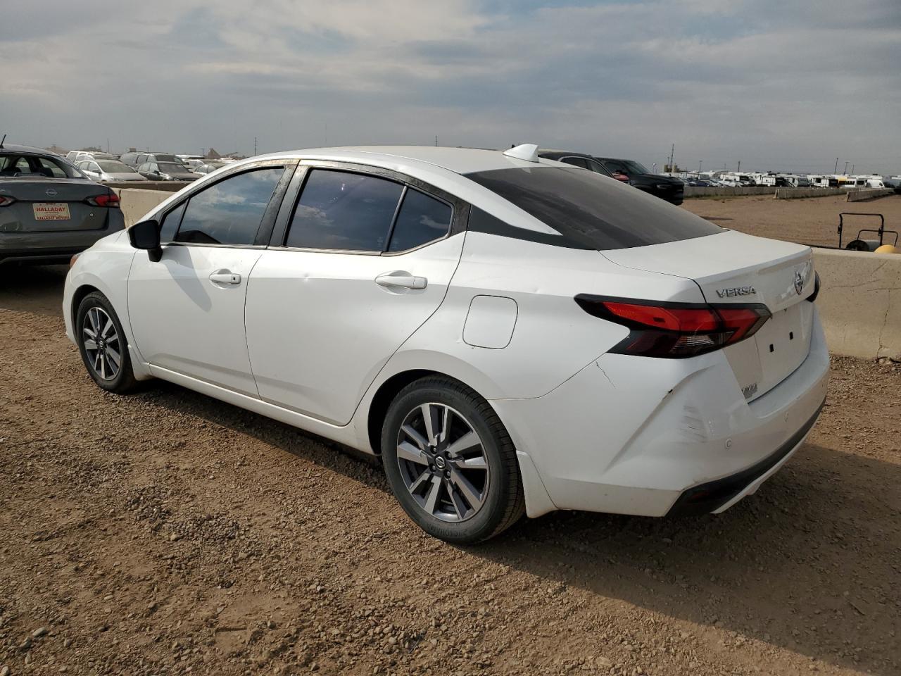 2020 Nissan Versa Sv - Image 2