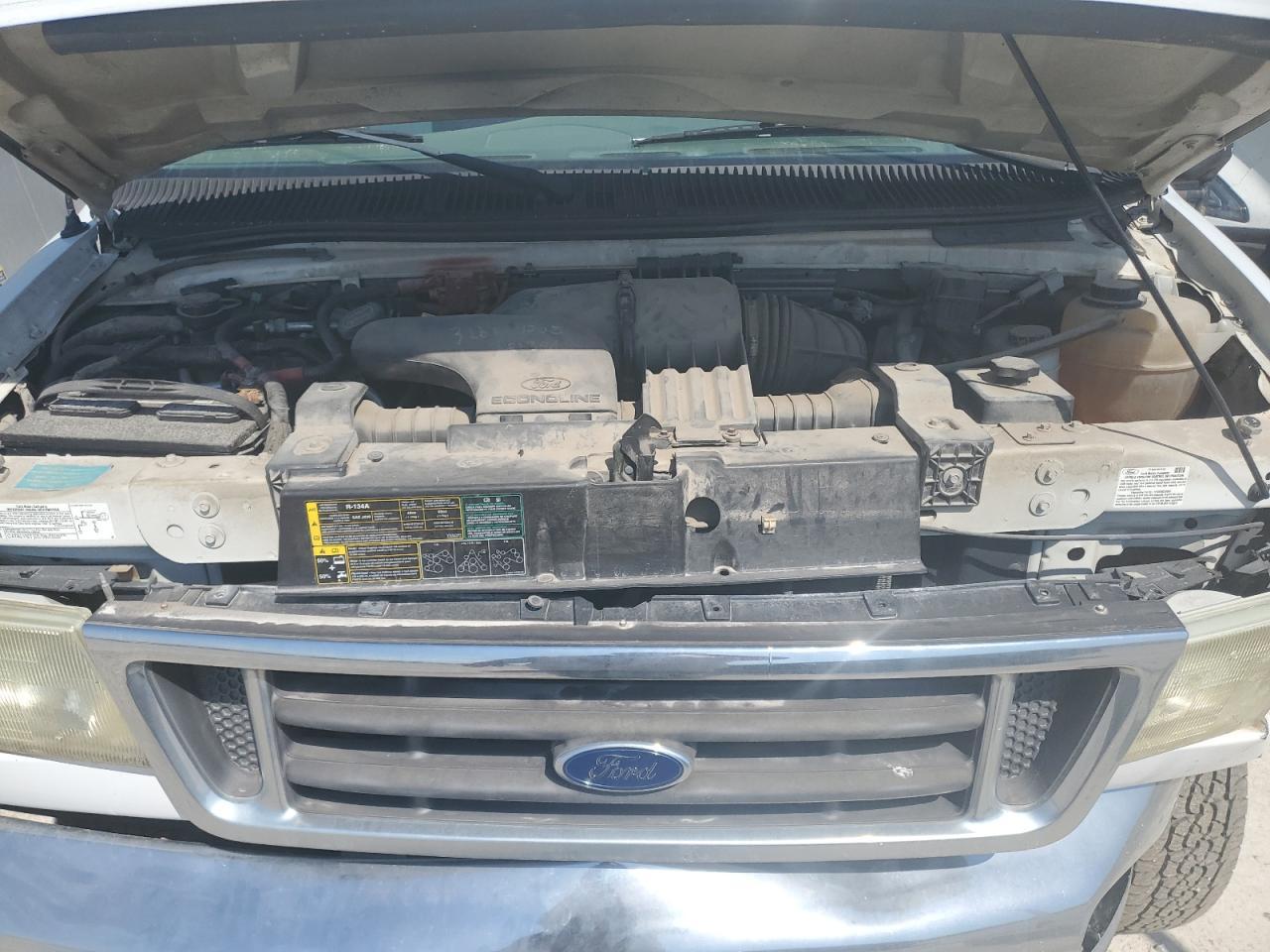 2006 Ford Econoline E350 Super Duty Cutaway Van - Image 7