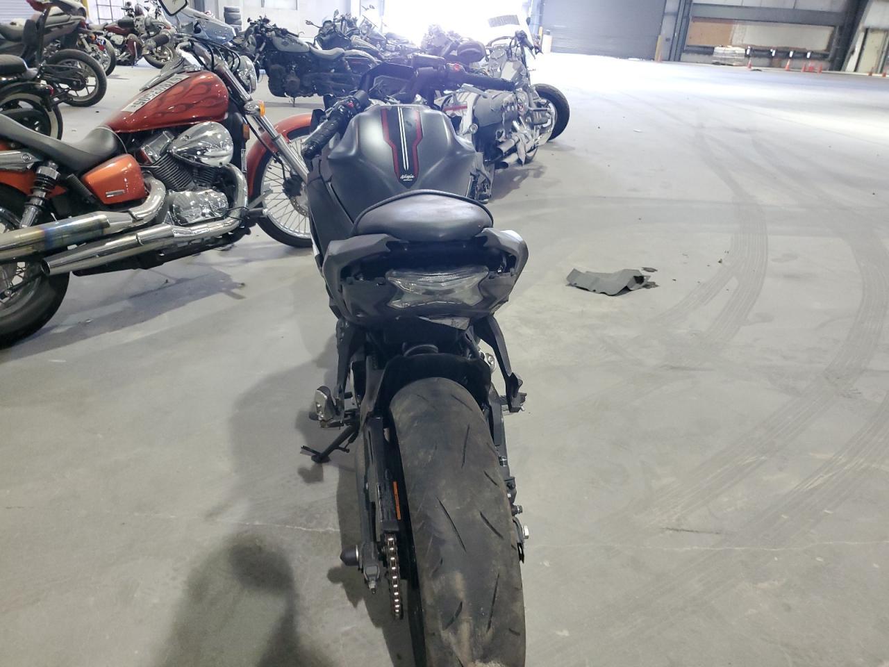 2022 Kawasaki Ex650 N - Фото 4