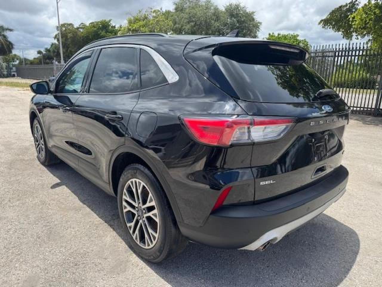 2020 Ford Escape Sel - Фото 2