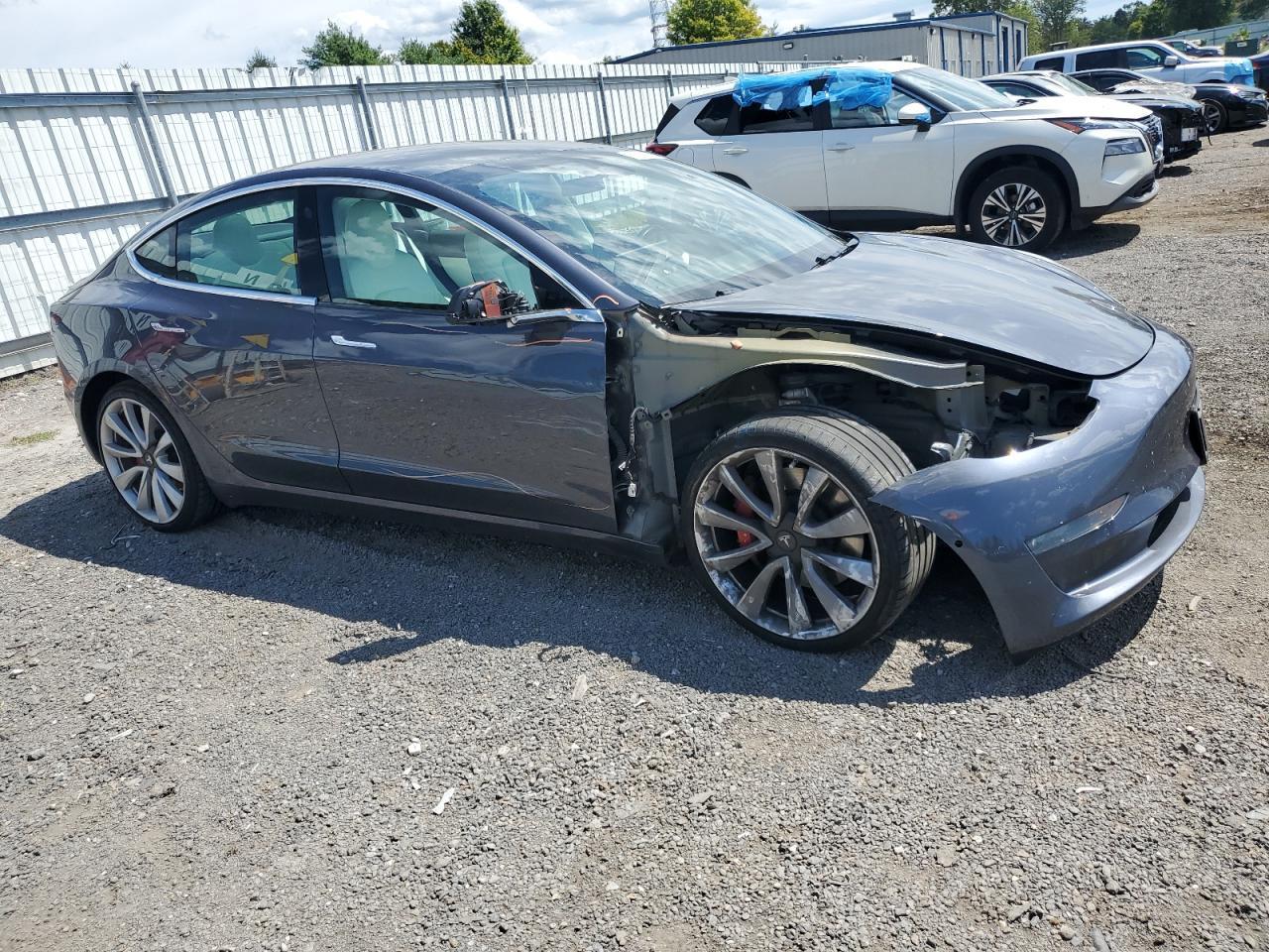 2019 Tesla Model 3 - Фото 4
