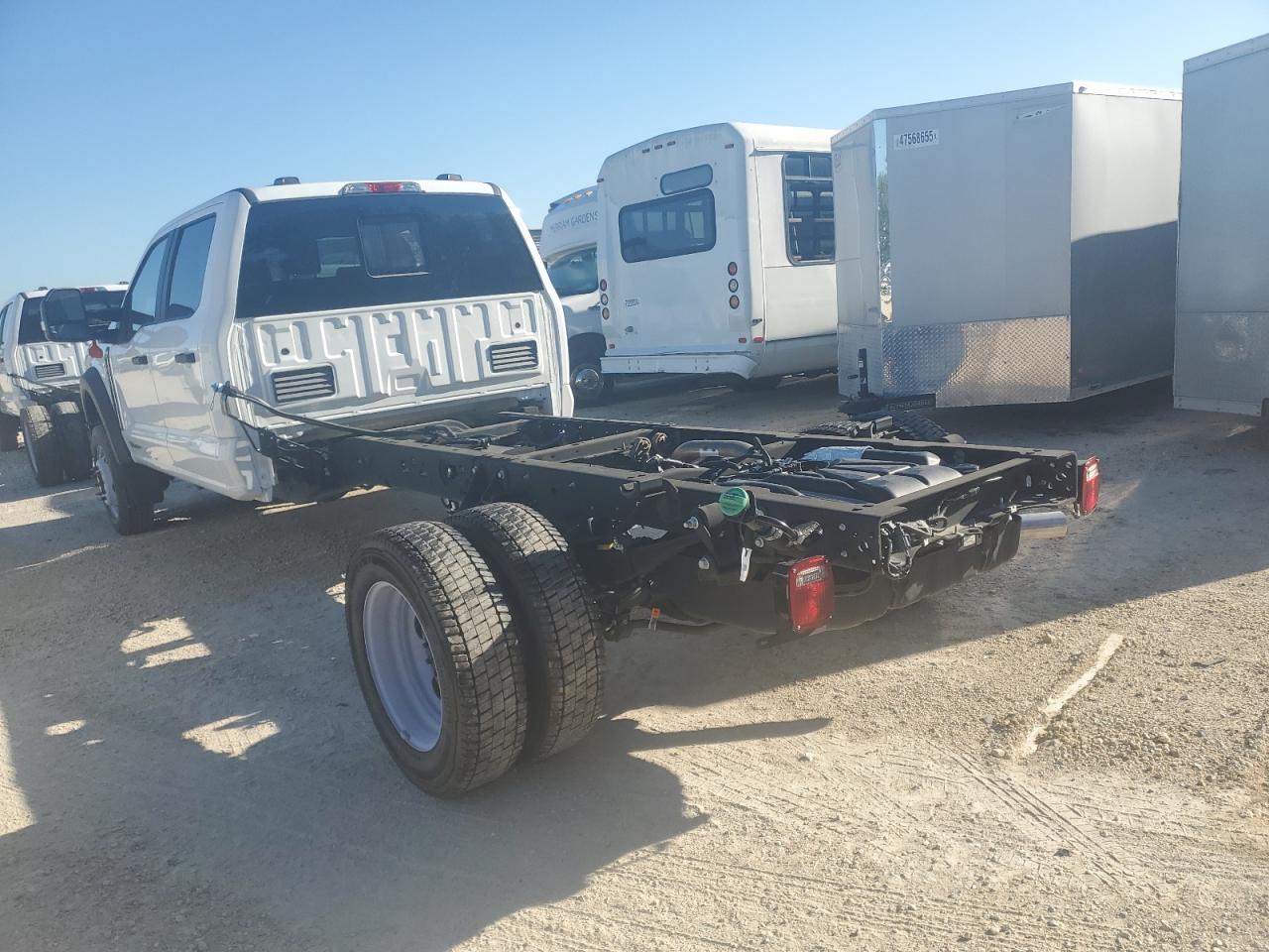 2023 Ford F550 Super Duty Super Duty - Фото 2