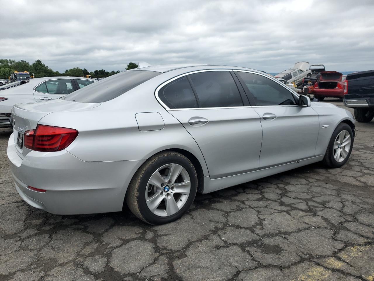 2013 BMW 528 I - Image 3