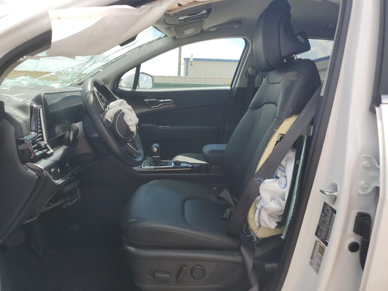 2025 Kia Sportage Ex - Image 7
