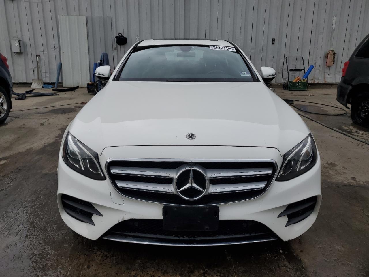 2019 Mercedes-Benz E 300 4Matic - Image 5