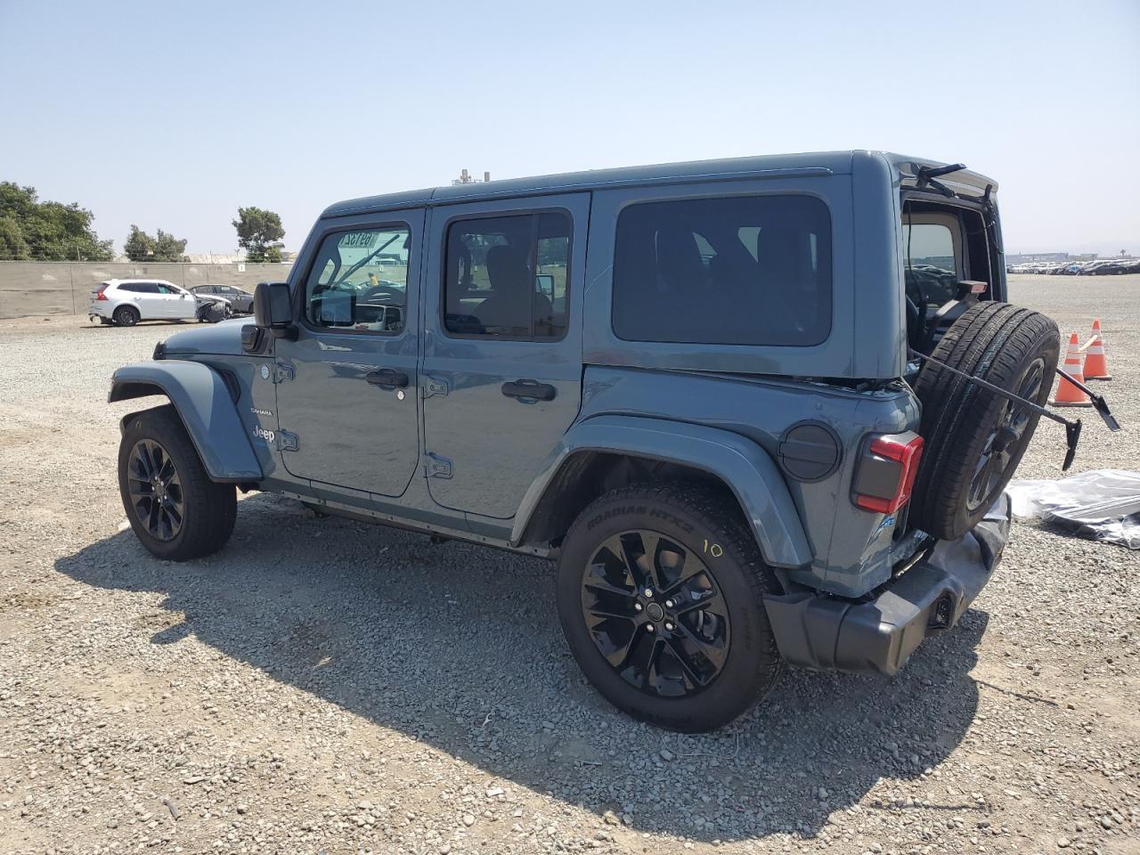 2024 Jeep Wrangler Sahara 4Xe - Фото 2