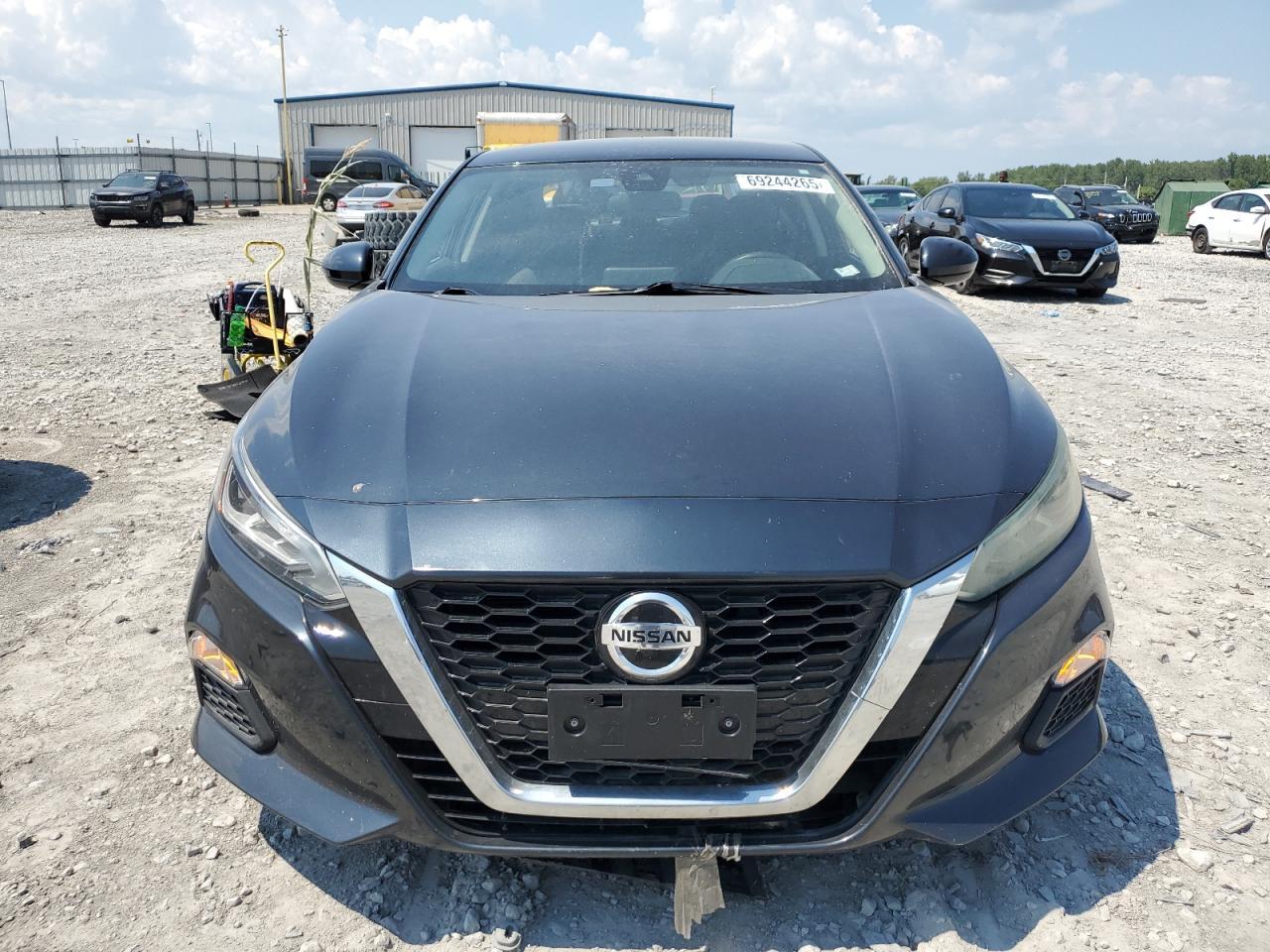 2022 Nissan Altima Sv - Image 5