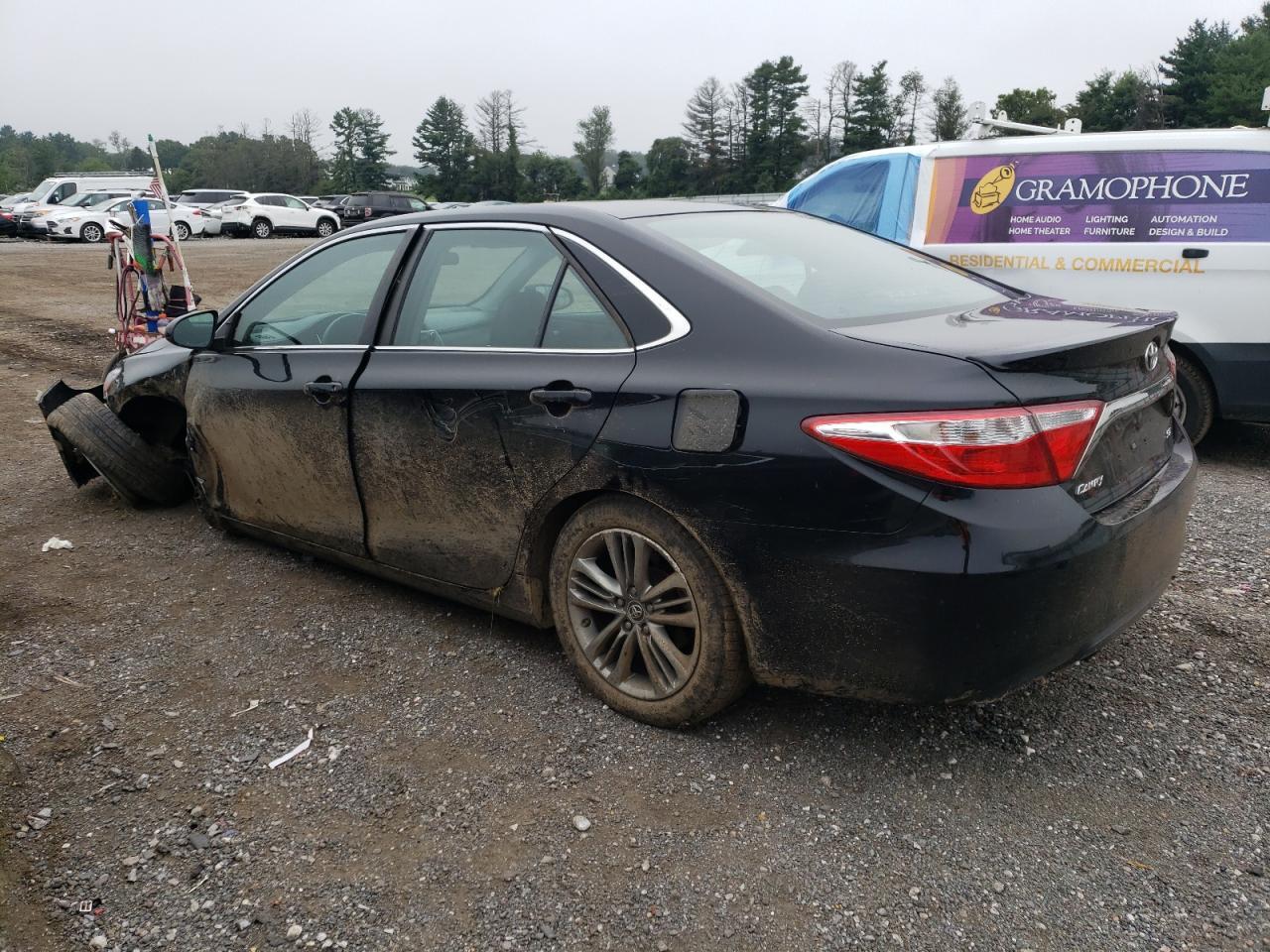 2016 Toyota Camry - Фото 2