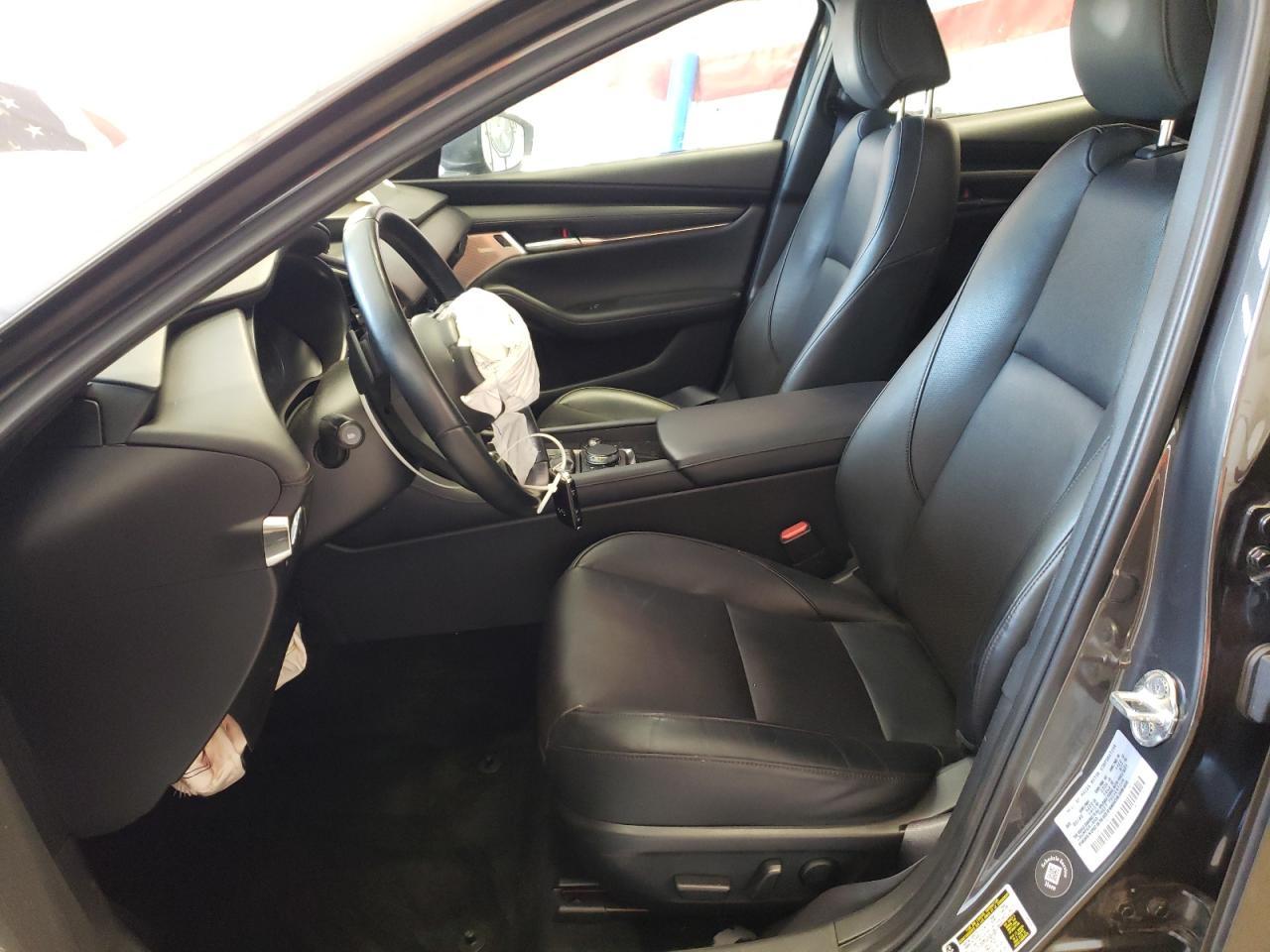 2022 Mazda 3 Premium - Image 7