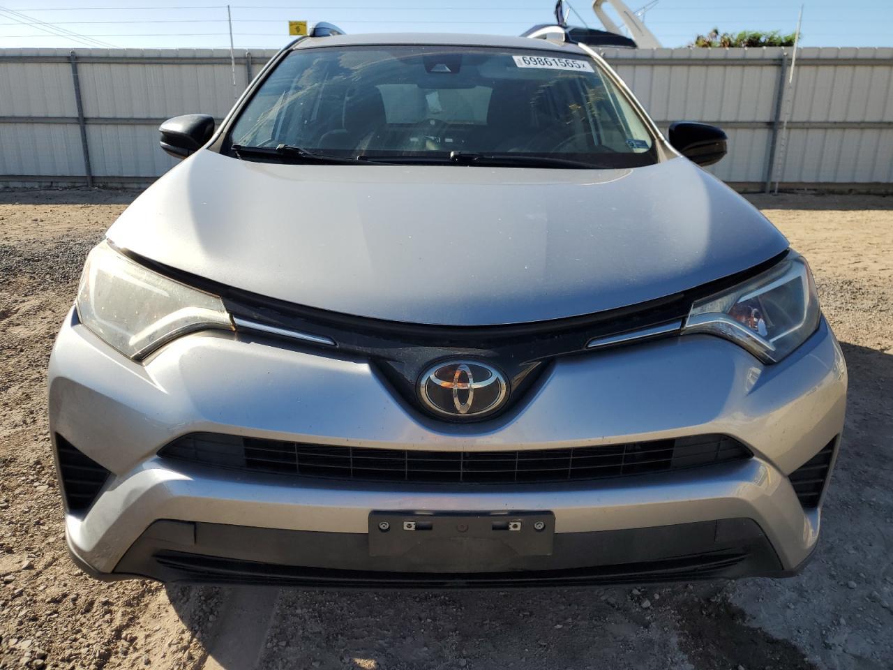 2018 Toyota Rav4 Le - Image 5