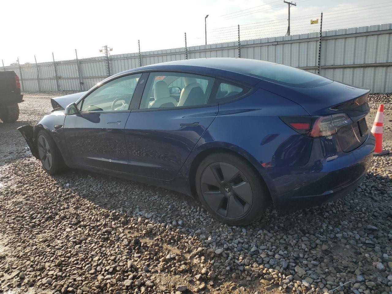2021 Tesla Model 3 - Image 2
