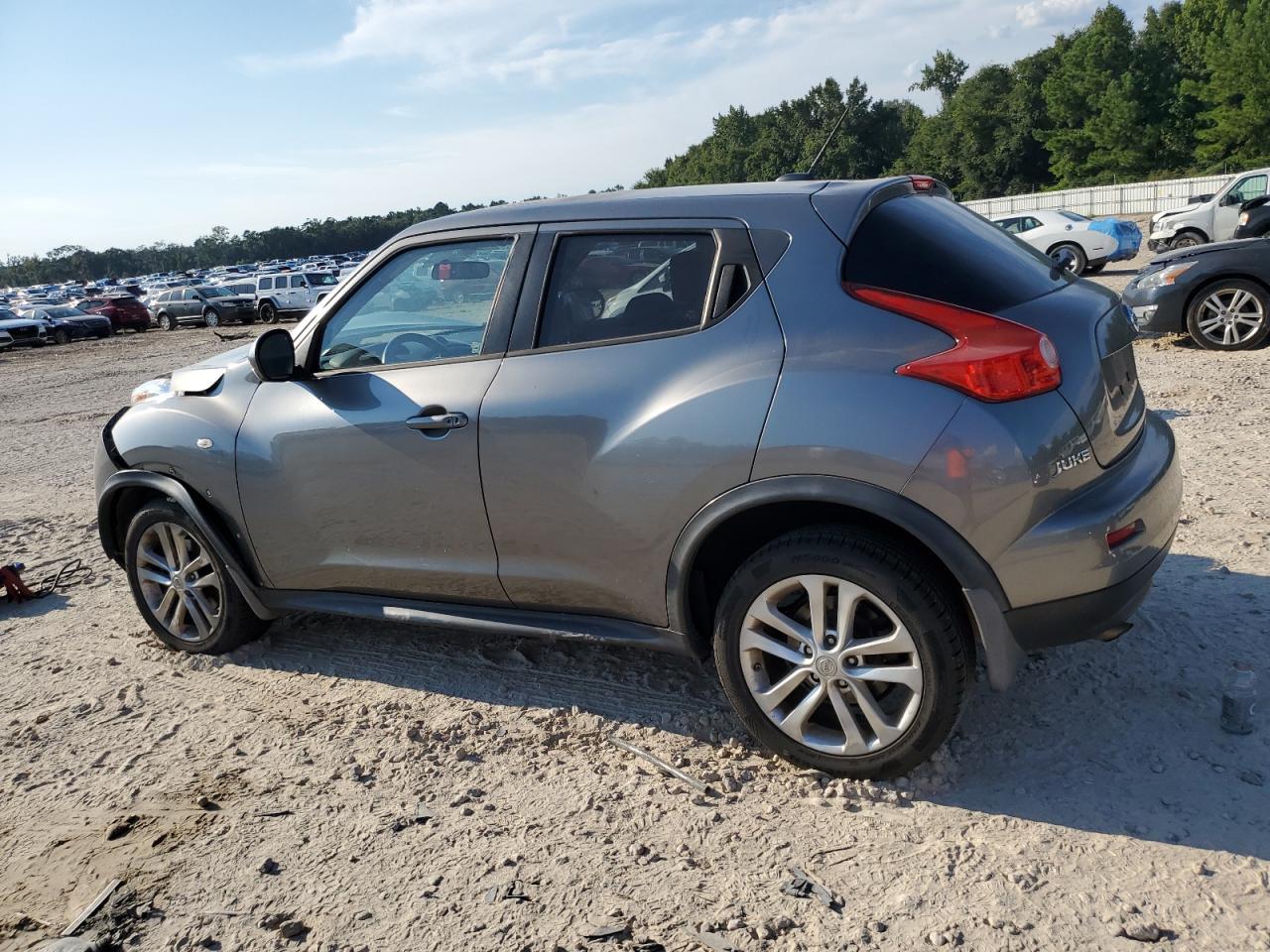 2013 Nissan Juke S - Image 2