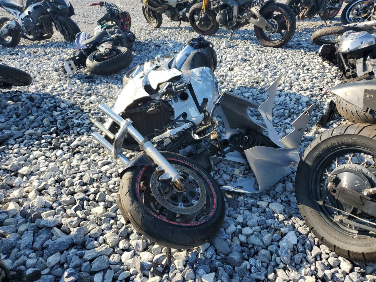 2004 Kawasaki Zx1200 C - Image 2