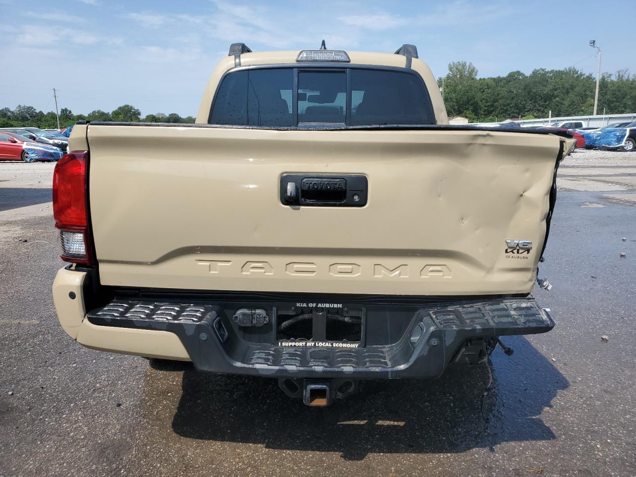2018 Toyota Tacoma Double Cab - Image 6
