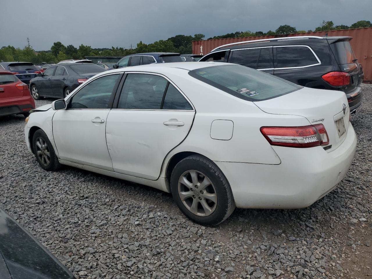 2011 Toyota Camry Base - Фото 2