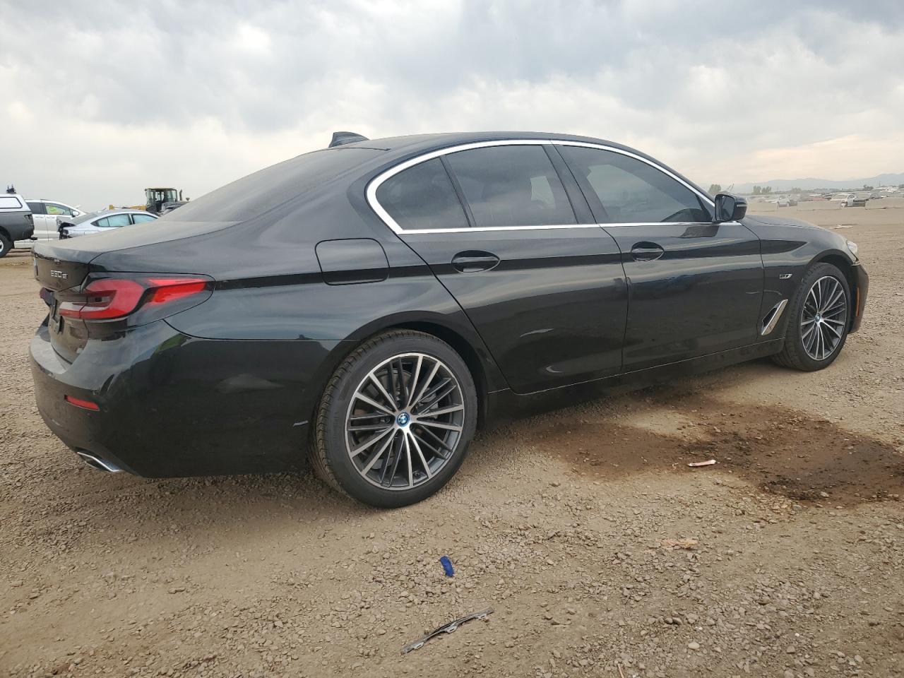 2022 BMW 530E - Image 3