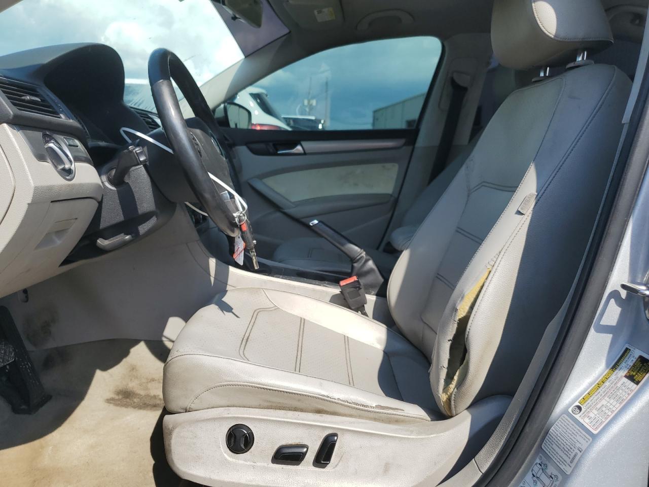 2015 Volkswagen Passat S - Фото 7