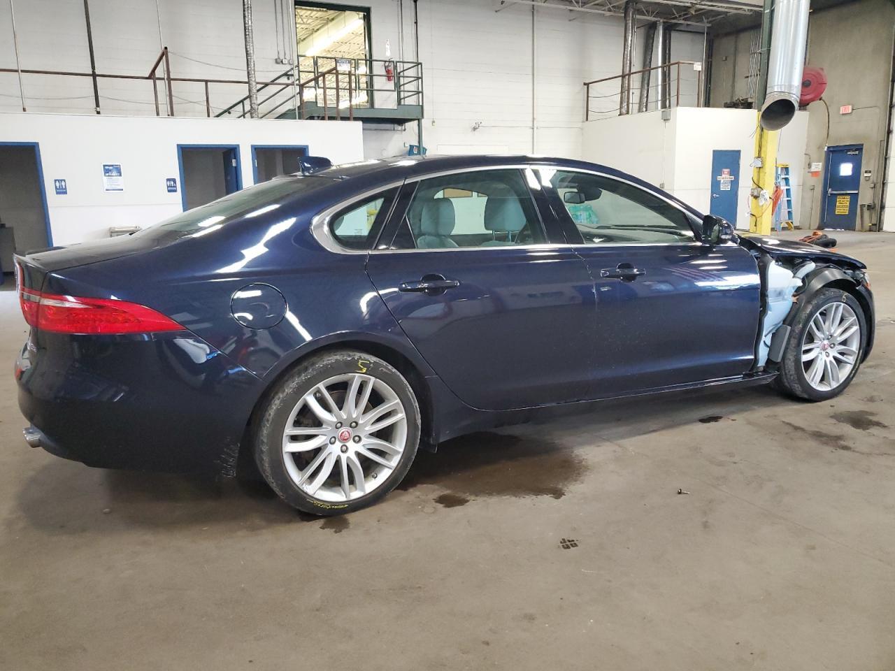 2016 Jaguar Xf Prestige Prestige - Image 3