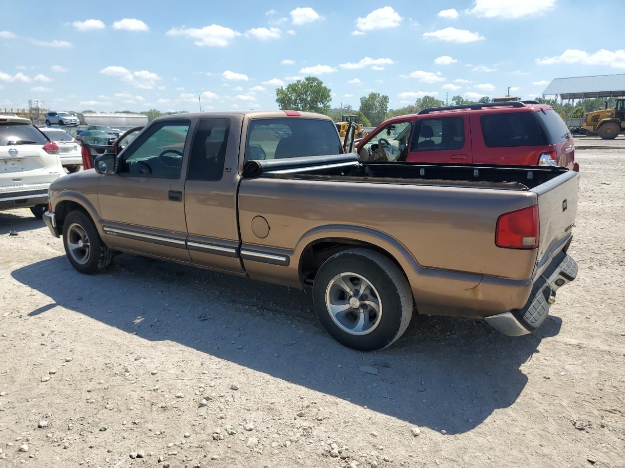 2003 Chevrolet S Truck S10 - Фото 2