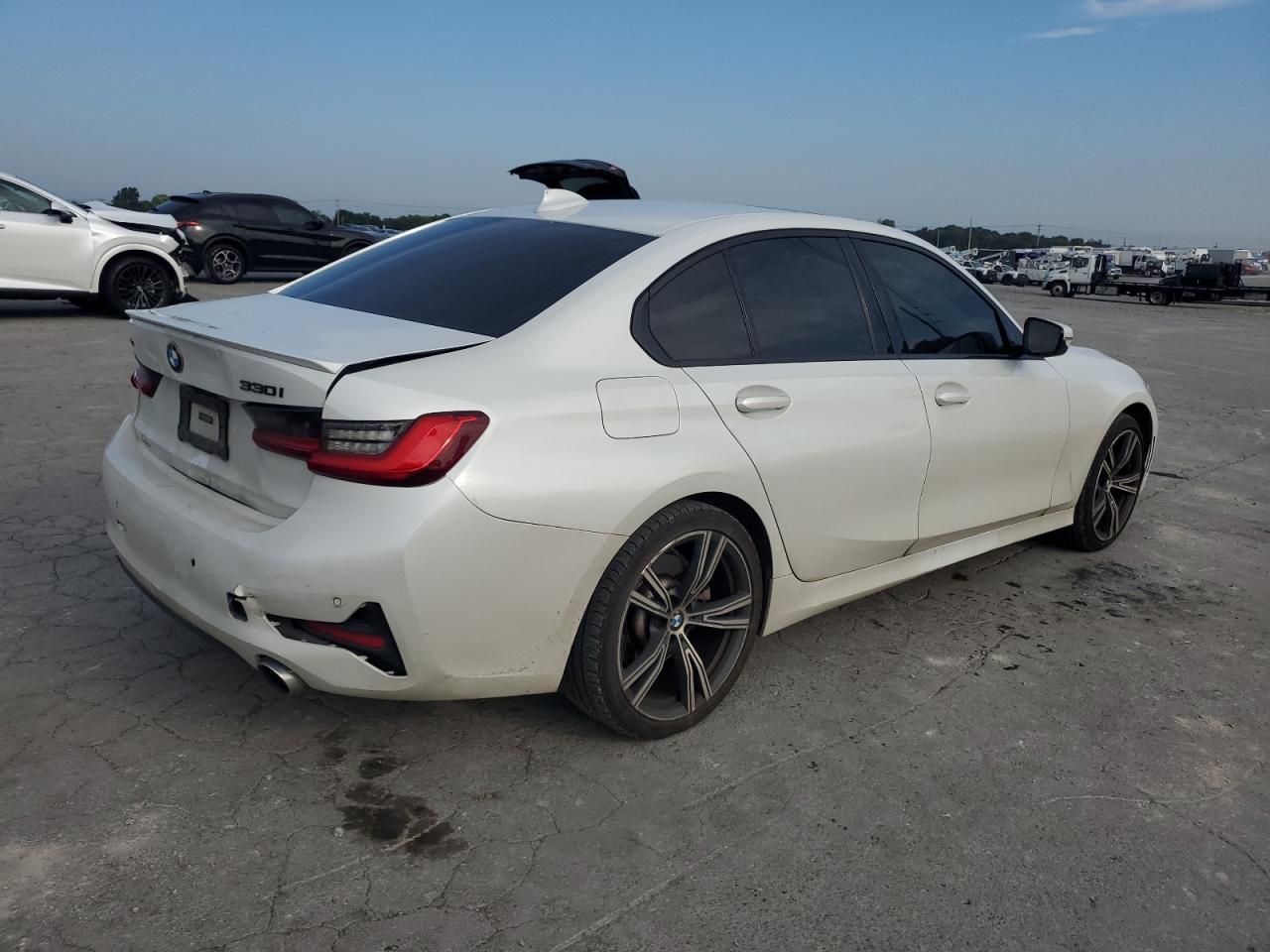 2021 BMW 330Xi - Image 3