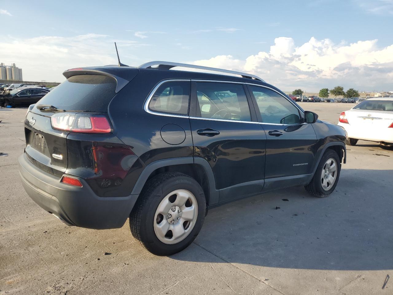 2019 Jeep Cherokee Latitude - Фото 3