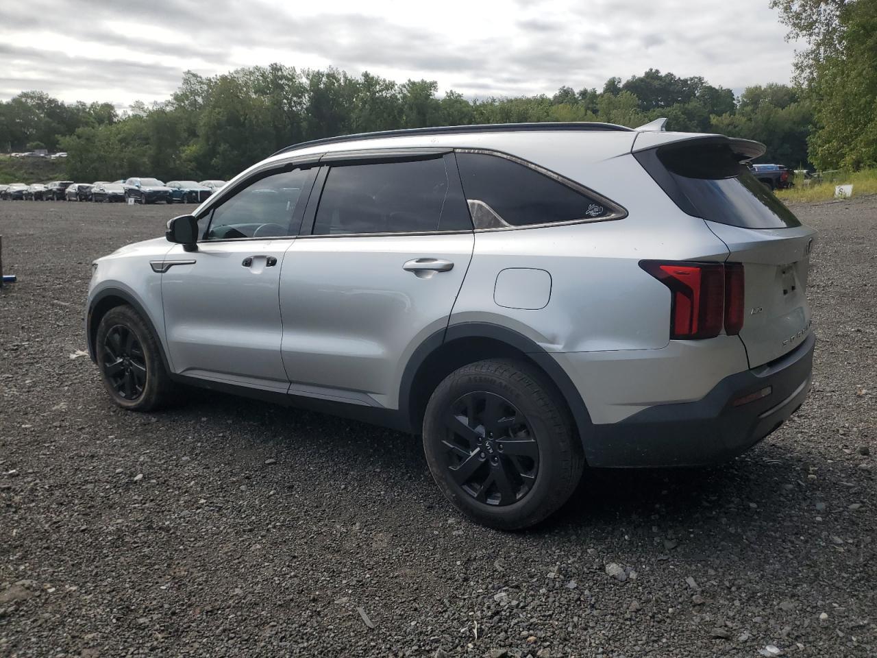 2021 Kia Sorento S - Image 2