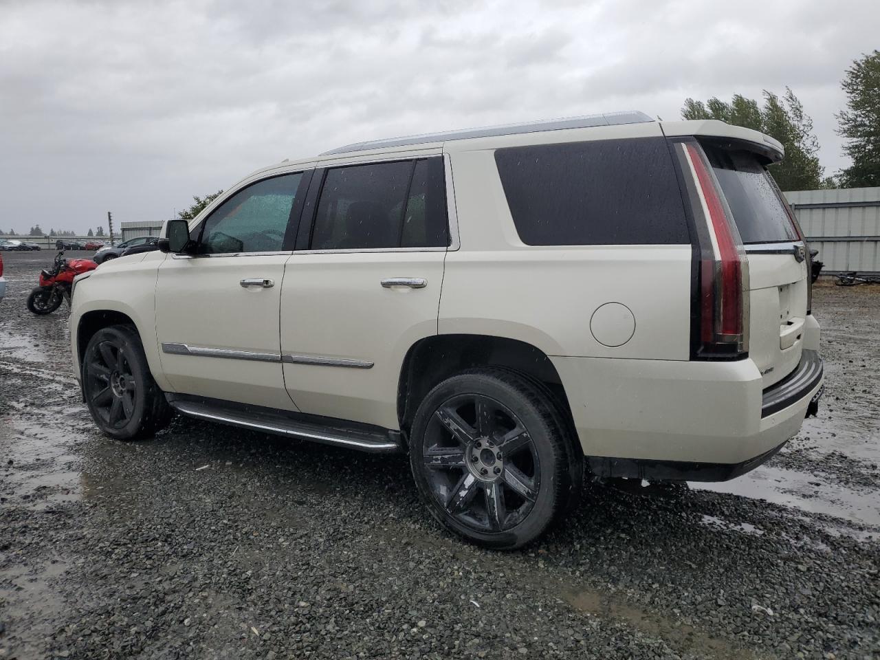 2015 Cadillac Escalade Luxury - Фото 2