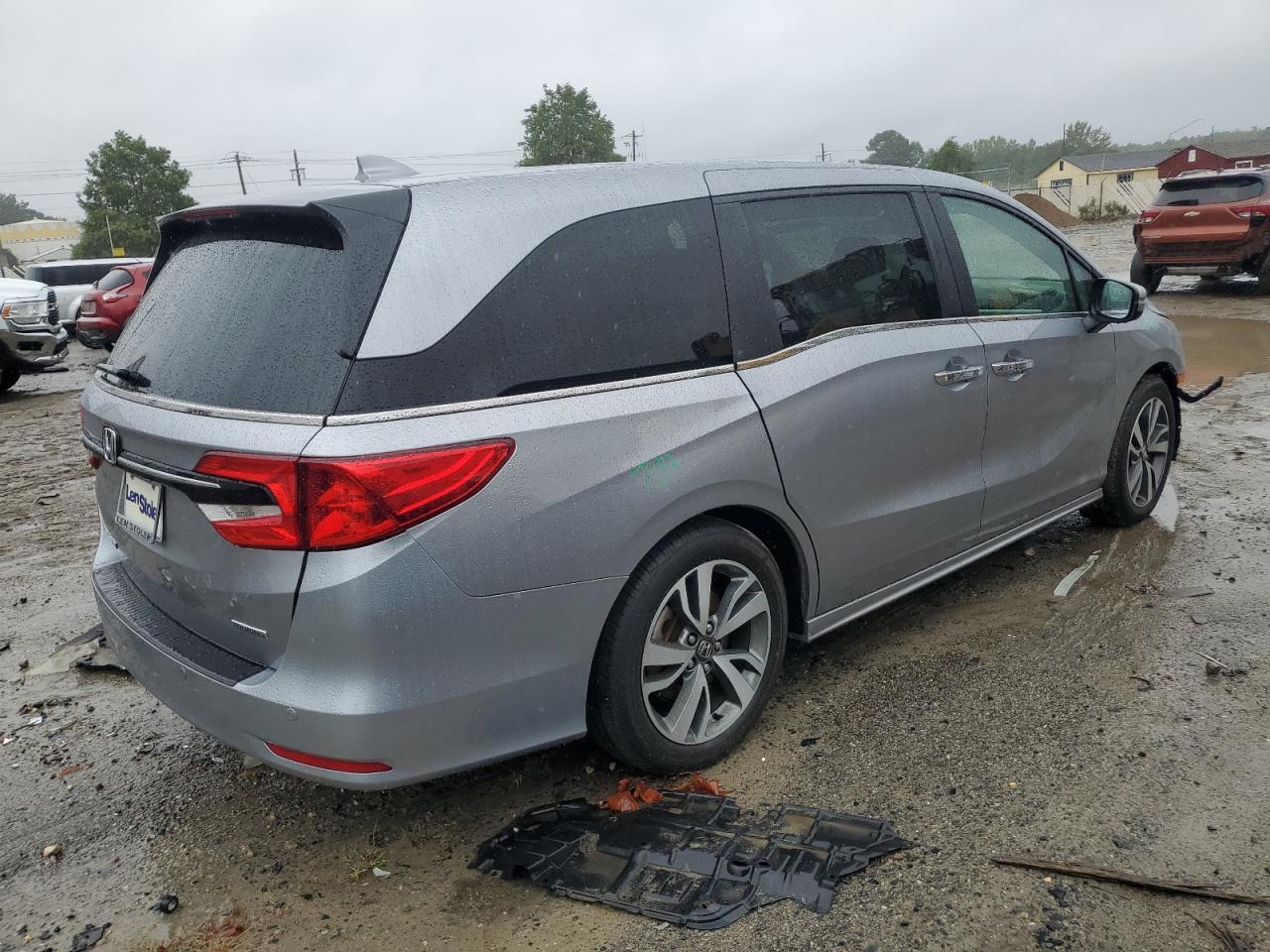 2022 Honda Odyssey Touring - Image 3