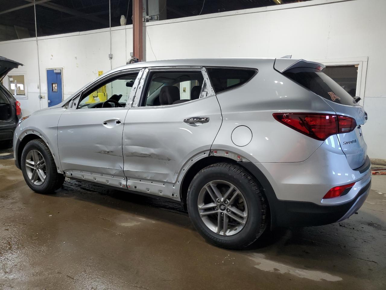 2017 Hyundai Santa Fe Sport - Image 2