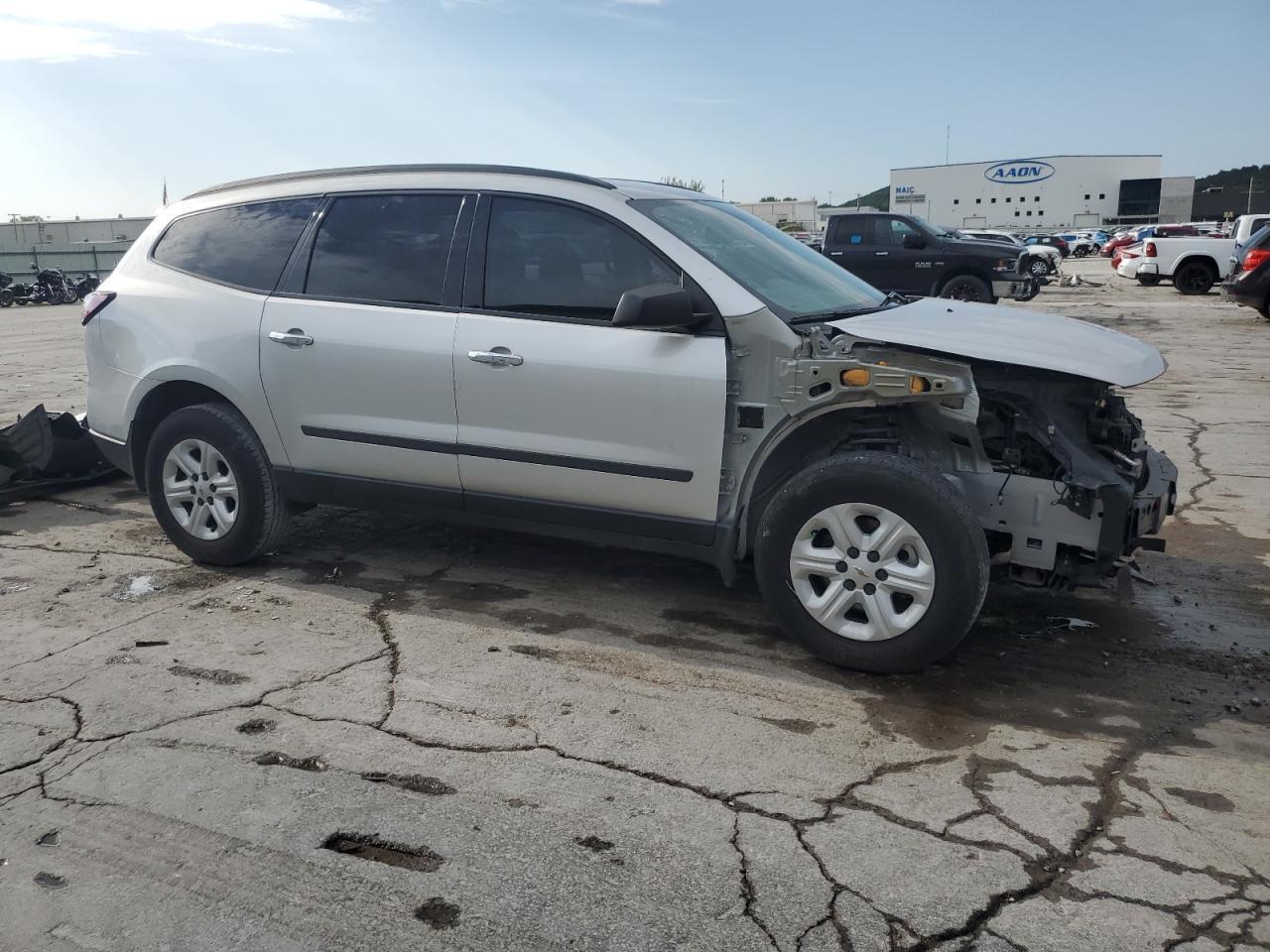 2016 Chevrolet Traverse Ls - Image 4