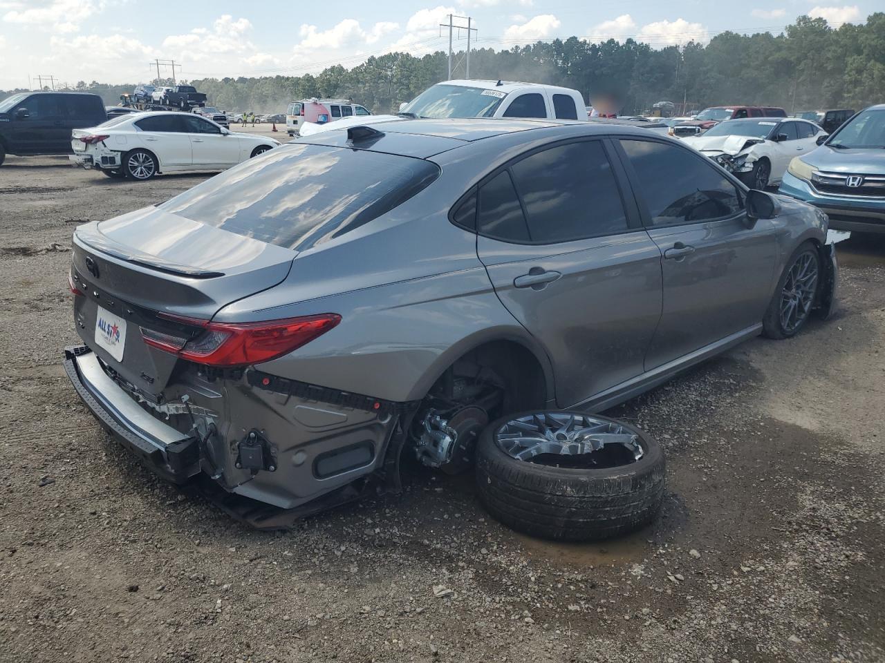 2025 Toyota Camry Xse - Фото 3