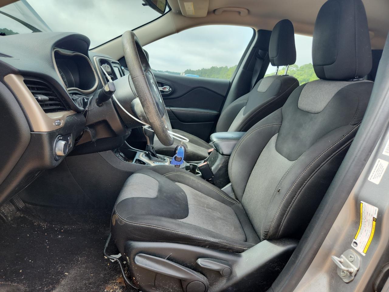 2015 Jeep Cherokee Sport - Фото 7