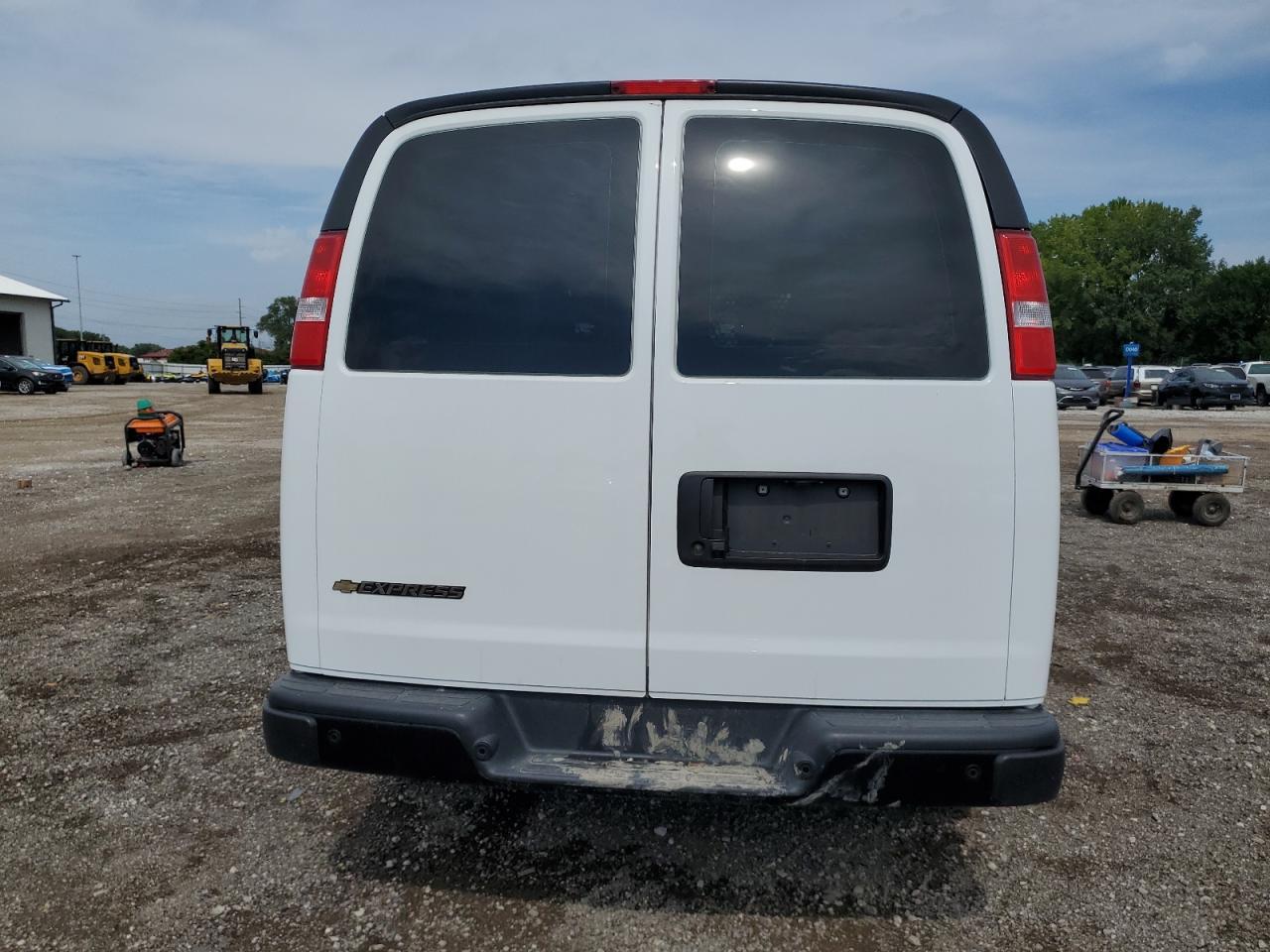 2025 Chevrolet Express G2500 - Фото 6