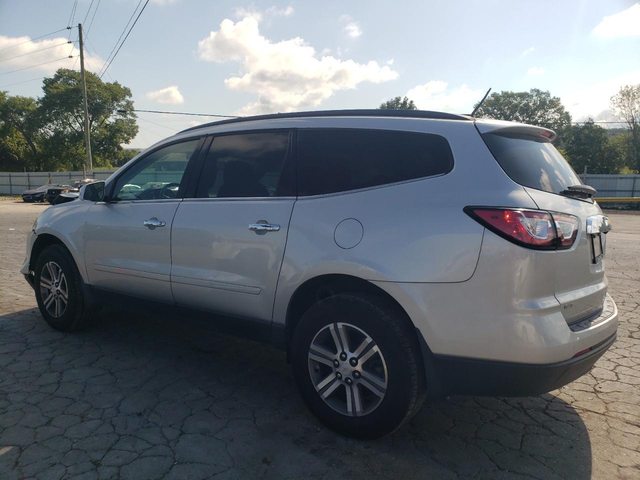 2016 Chevrolet Traverse Lt - Image 2