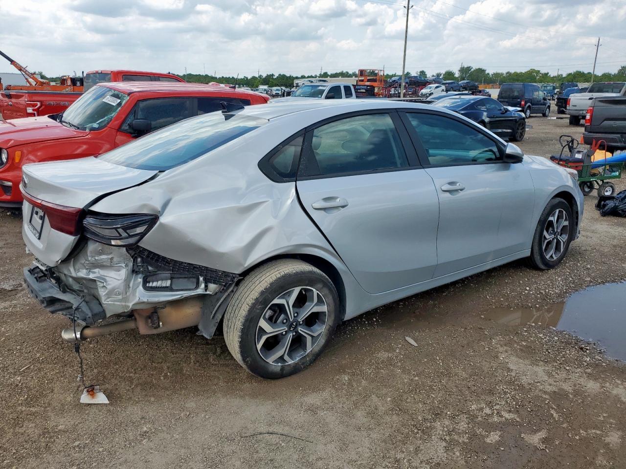 2021 Kia Forte Fe - Фото 3
