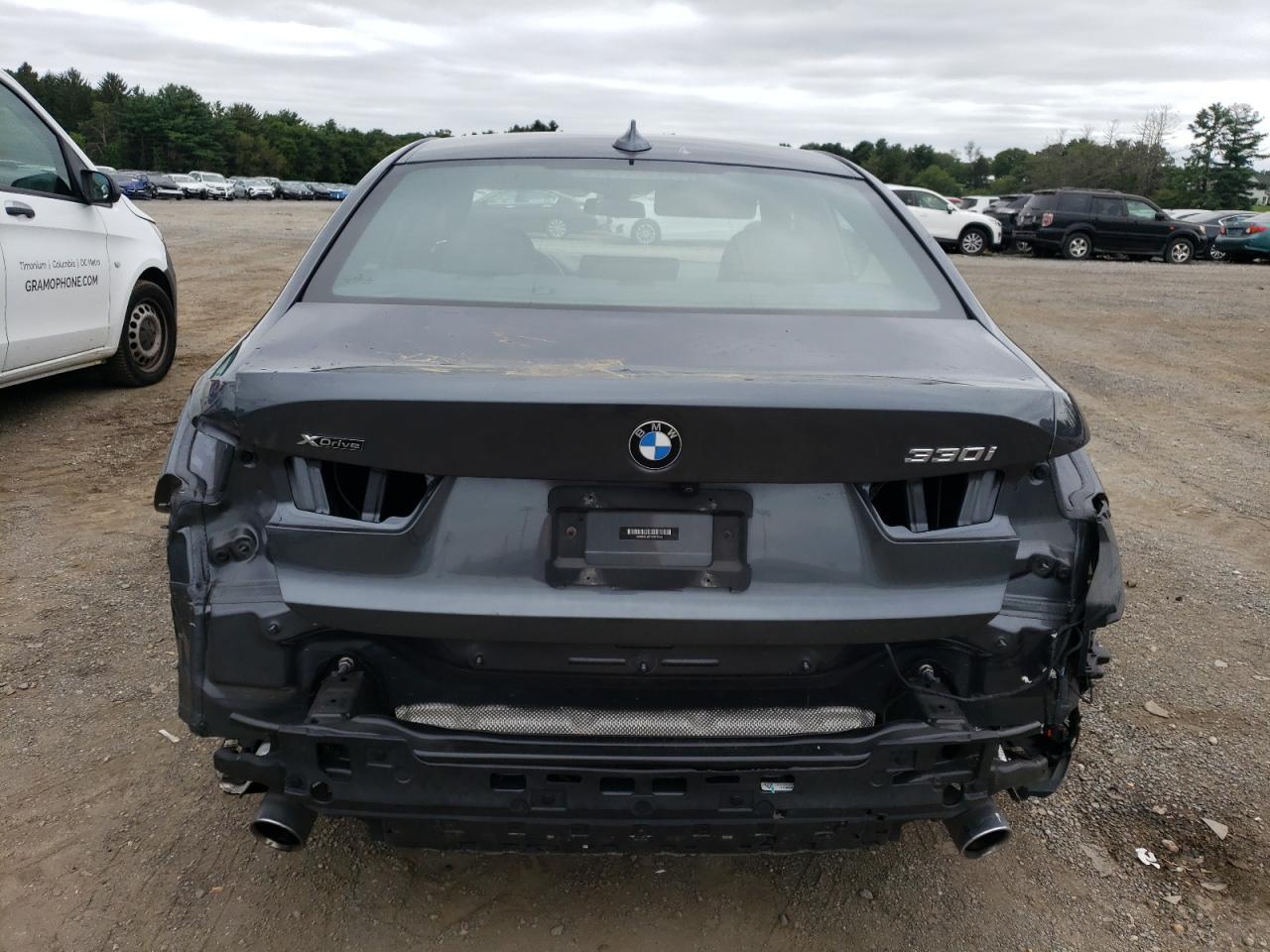 2021 BMW 330Xi - Фото 6