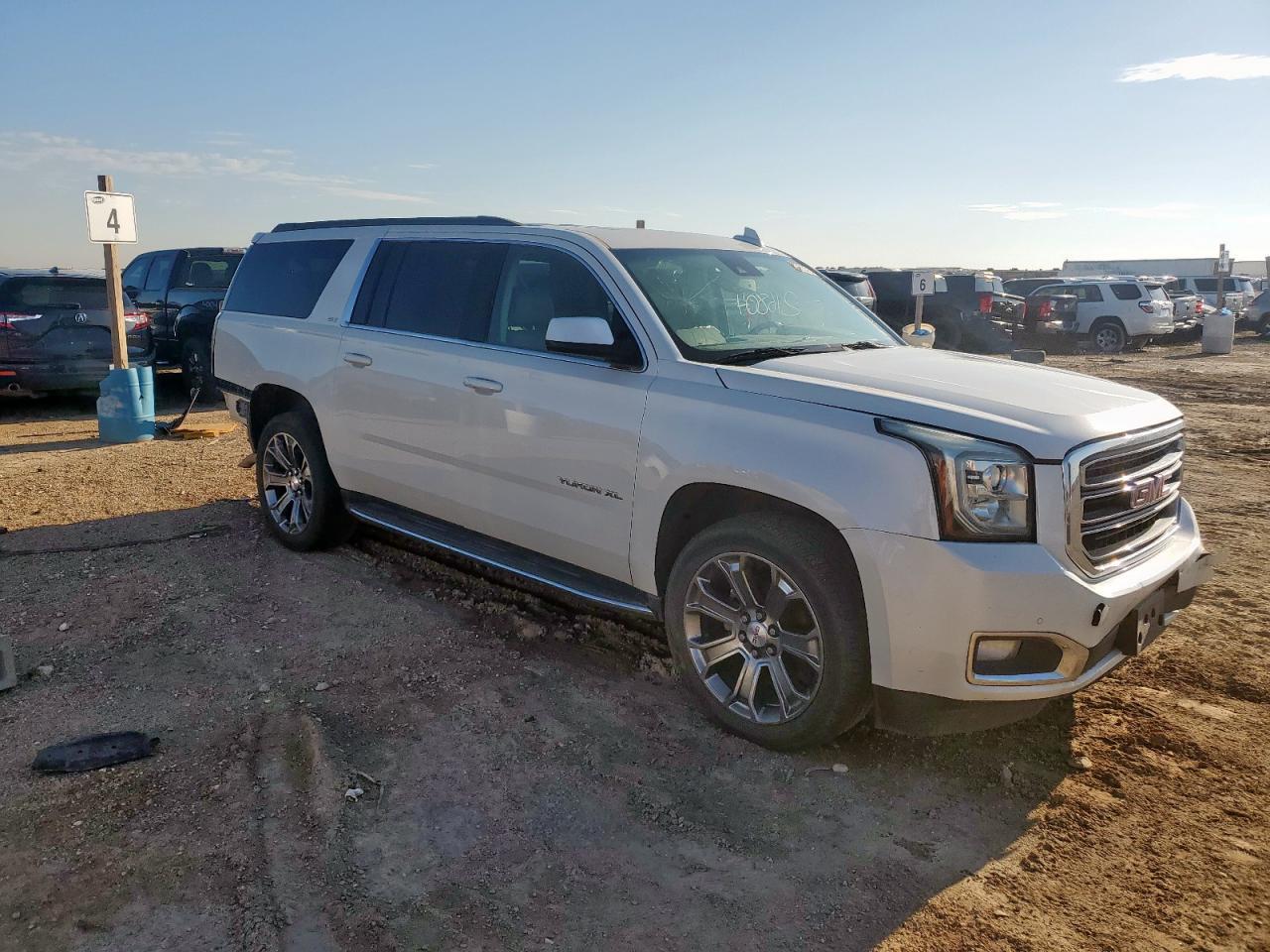 2016 GMC Yukon Xl K1500 Slt - Image 4
