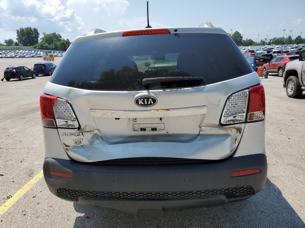 2013 Kia Sorento Lx - Image 6