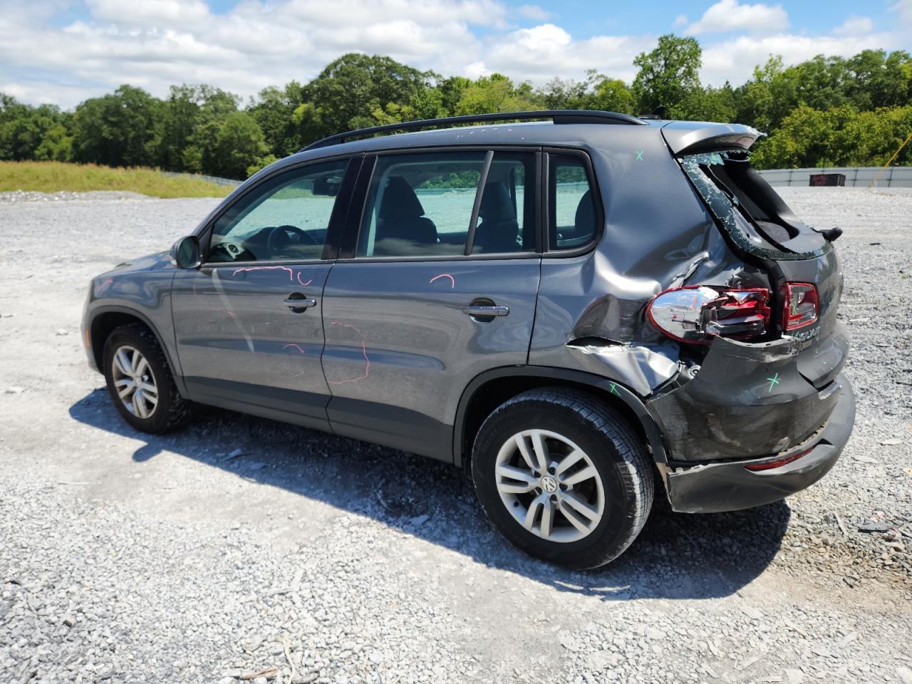 2017 Volkswagen Tiguan S - Фото 2