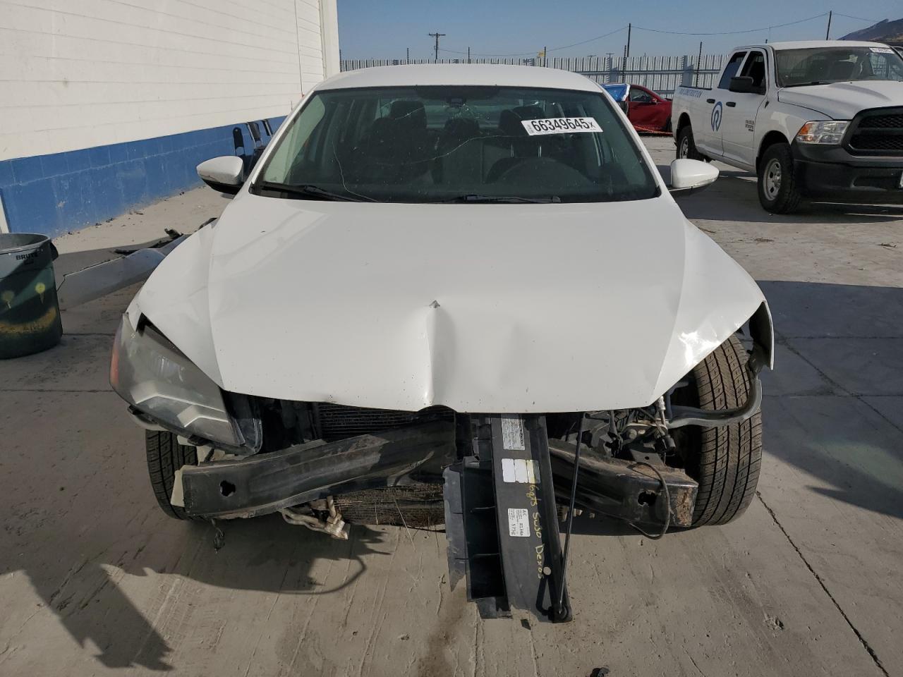 2012 Volkswagen Passat S - Фото 5