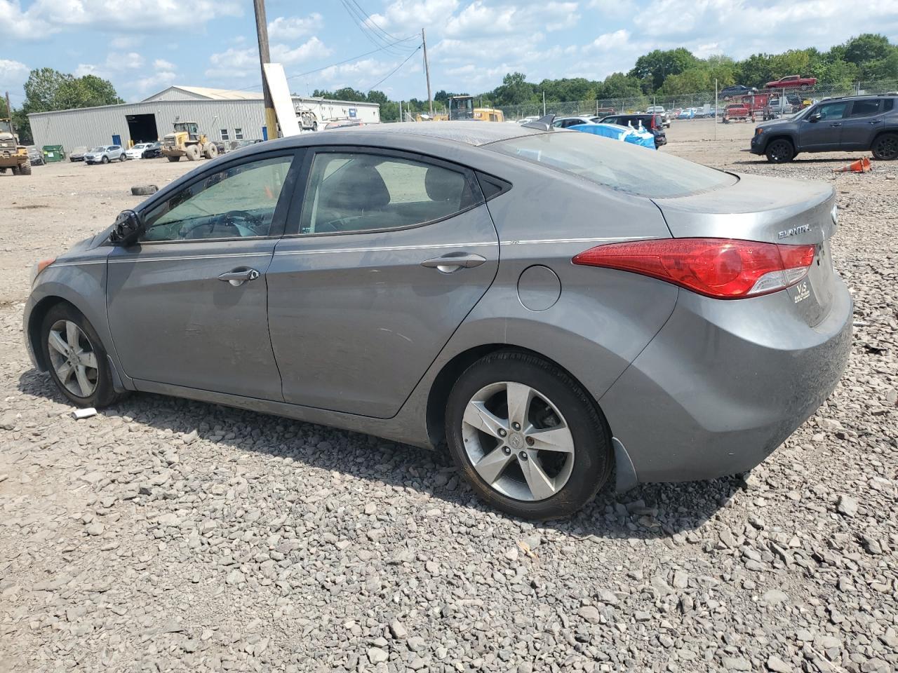 2013 Hyundai Elantra Gls - Фото 2