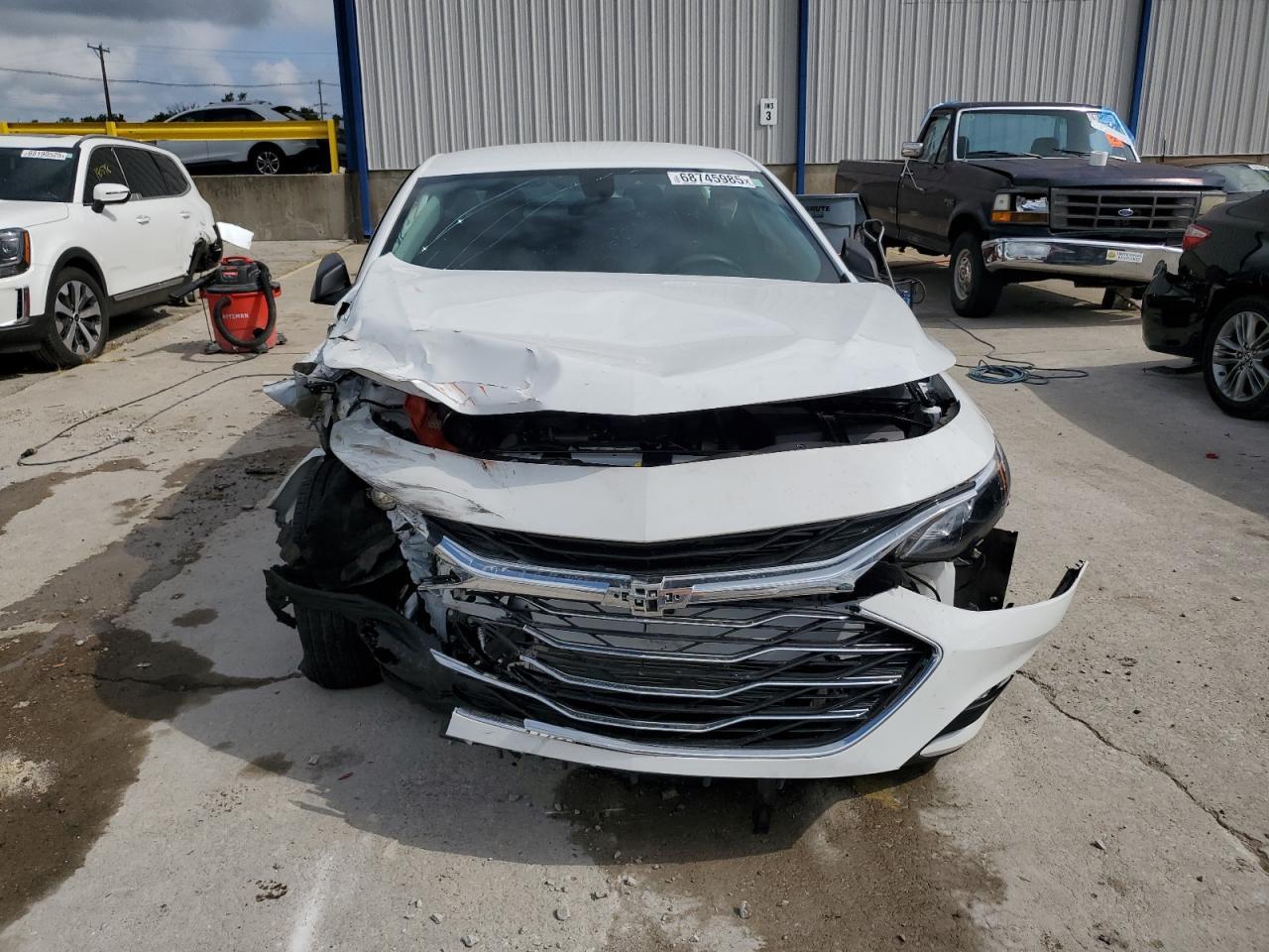 2022 Chevrolet Malibu Ls - Фото 5