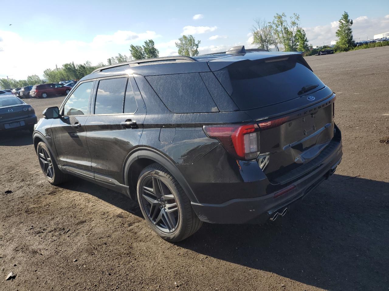 2025 Ford Explorer St - Image 2