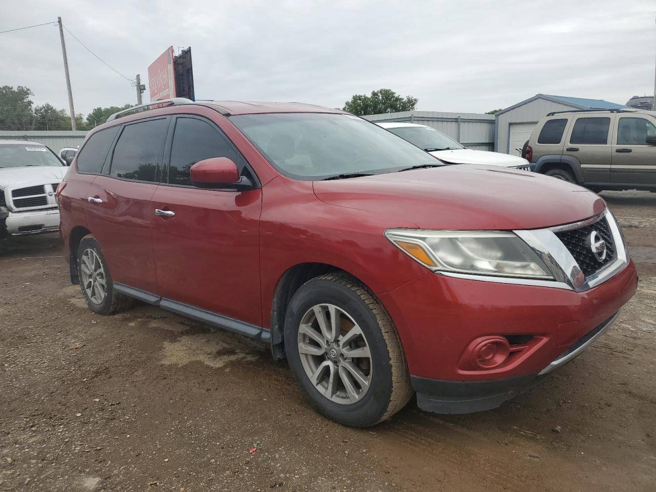 2014 Nissan Pathfinder S - Image 4