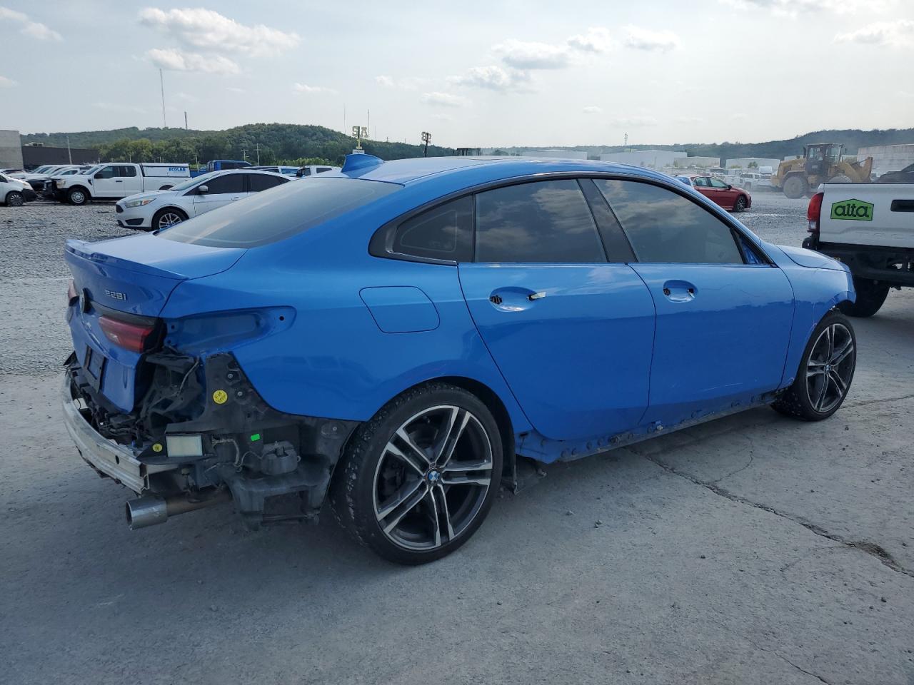 2021 BMW 228I - Фото 3
