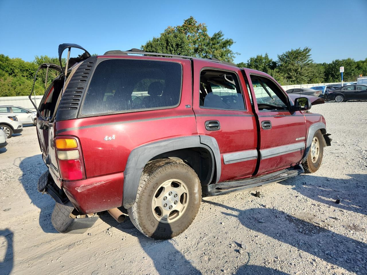2002 Chevrolet Tahoe K1500 - Фото 3