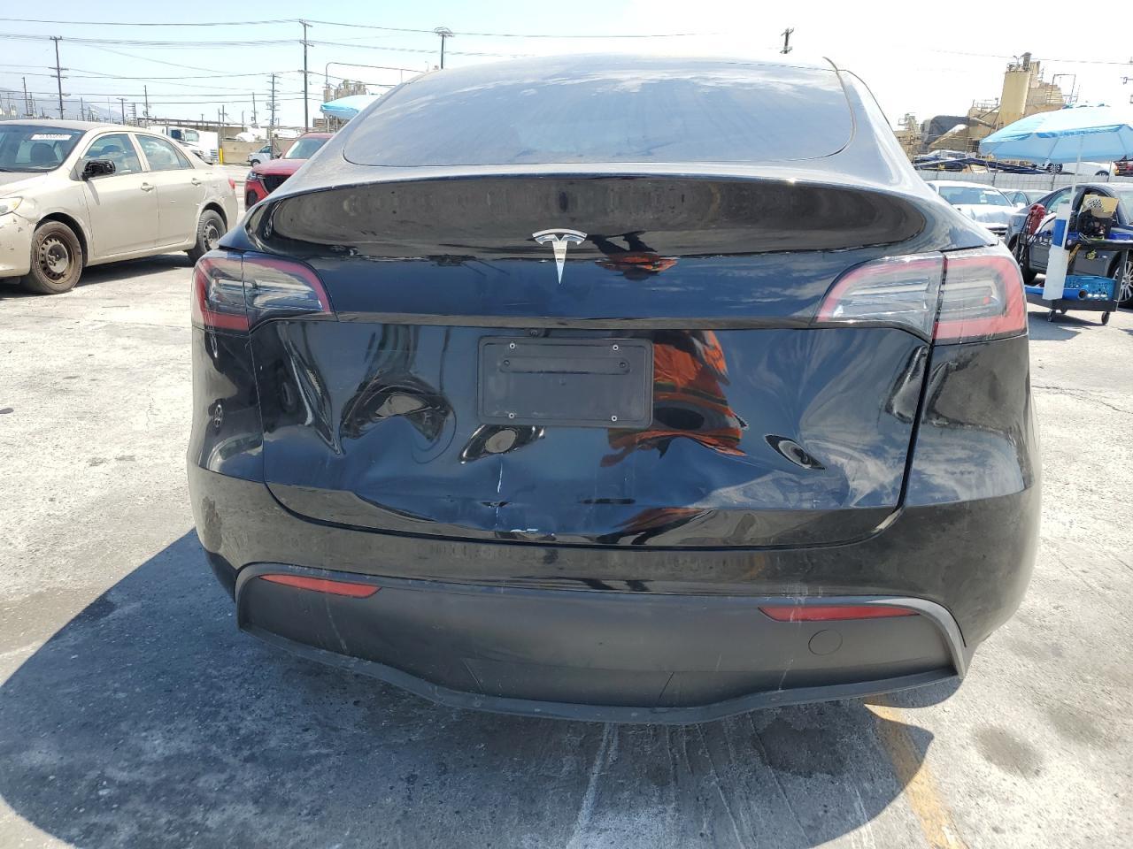 2024 Tesla Model Y - Фото 6