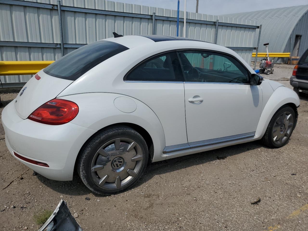 2014 Volkswagen Beetle - Image 3